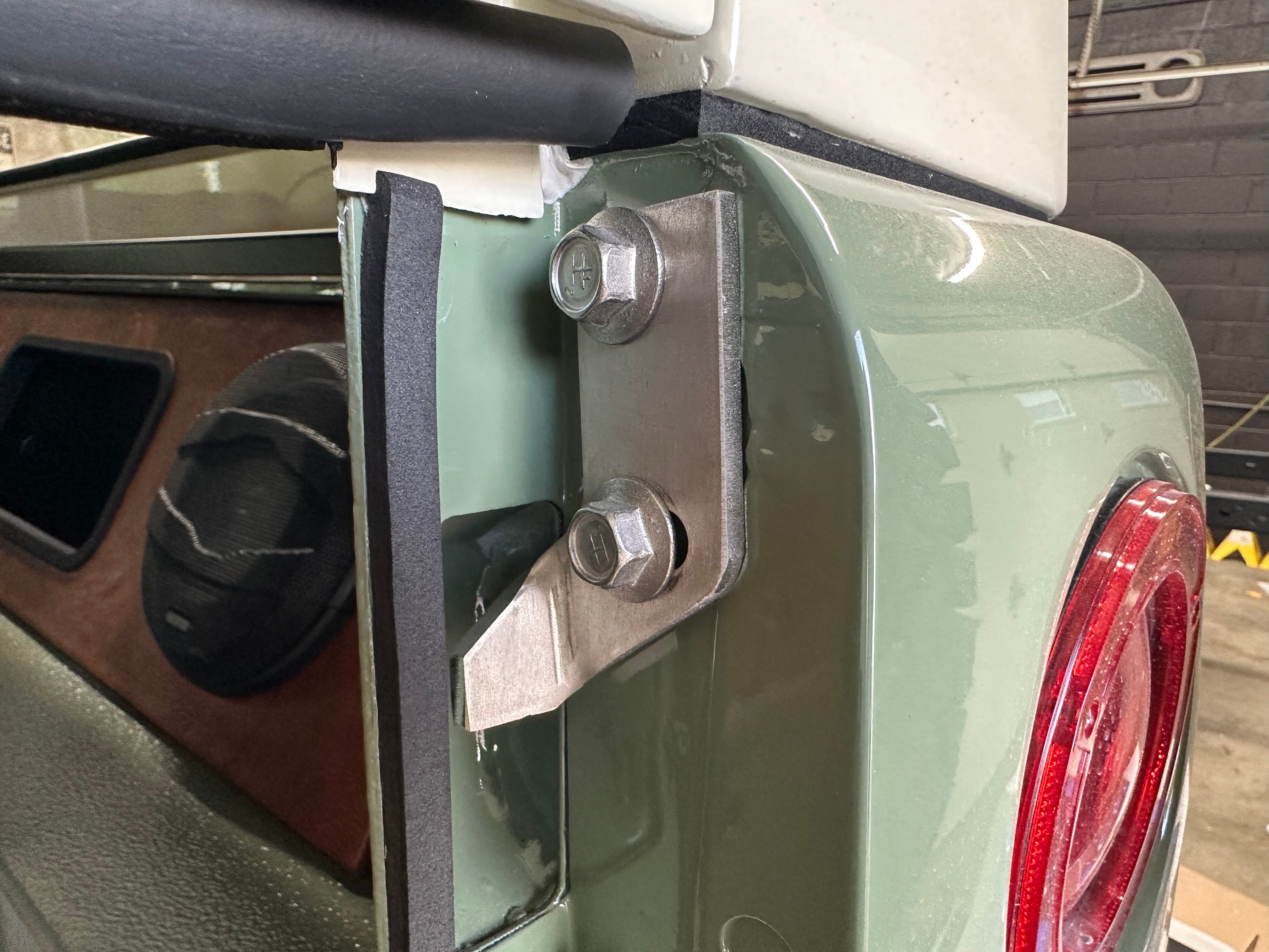 Scout 800 Tailgate Latches