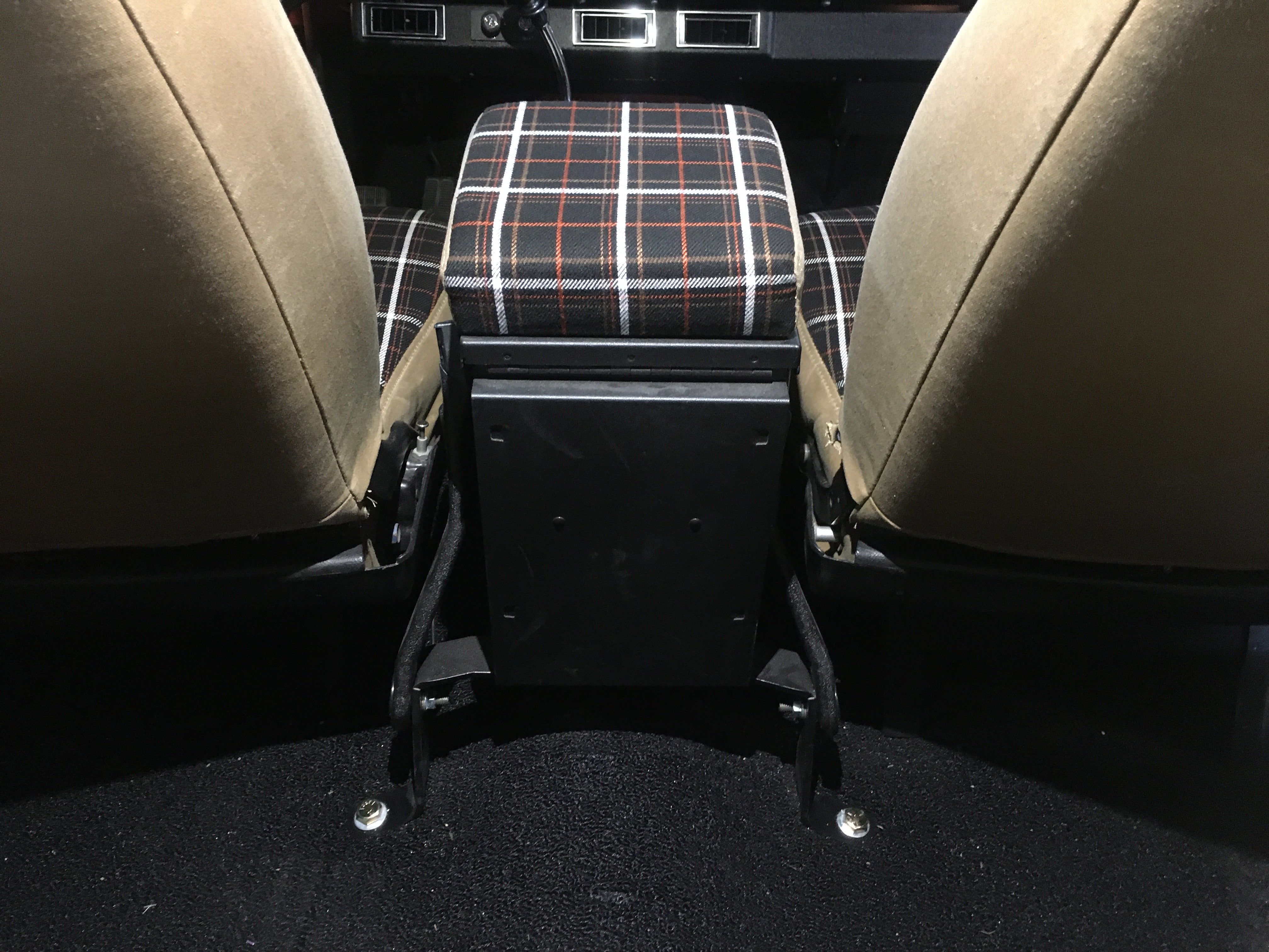Scout II Tuffy Center Console and Seat Belt Mounting Bracket